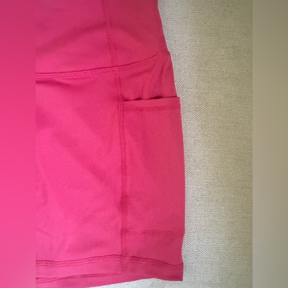 Baleaf Women's 5” Workout Shorts with Pockets - Picture 2 of 4